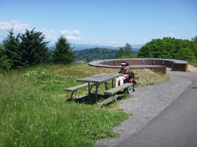 “Mountain Finder” and a picnic bench at the summit on Summit Lane